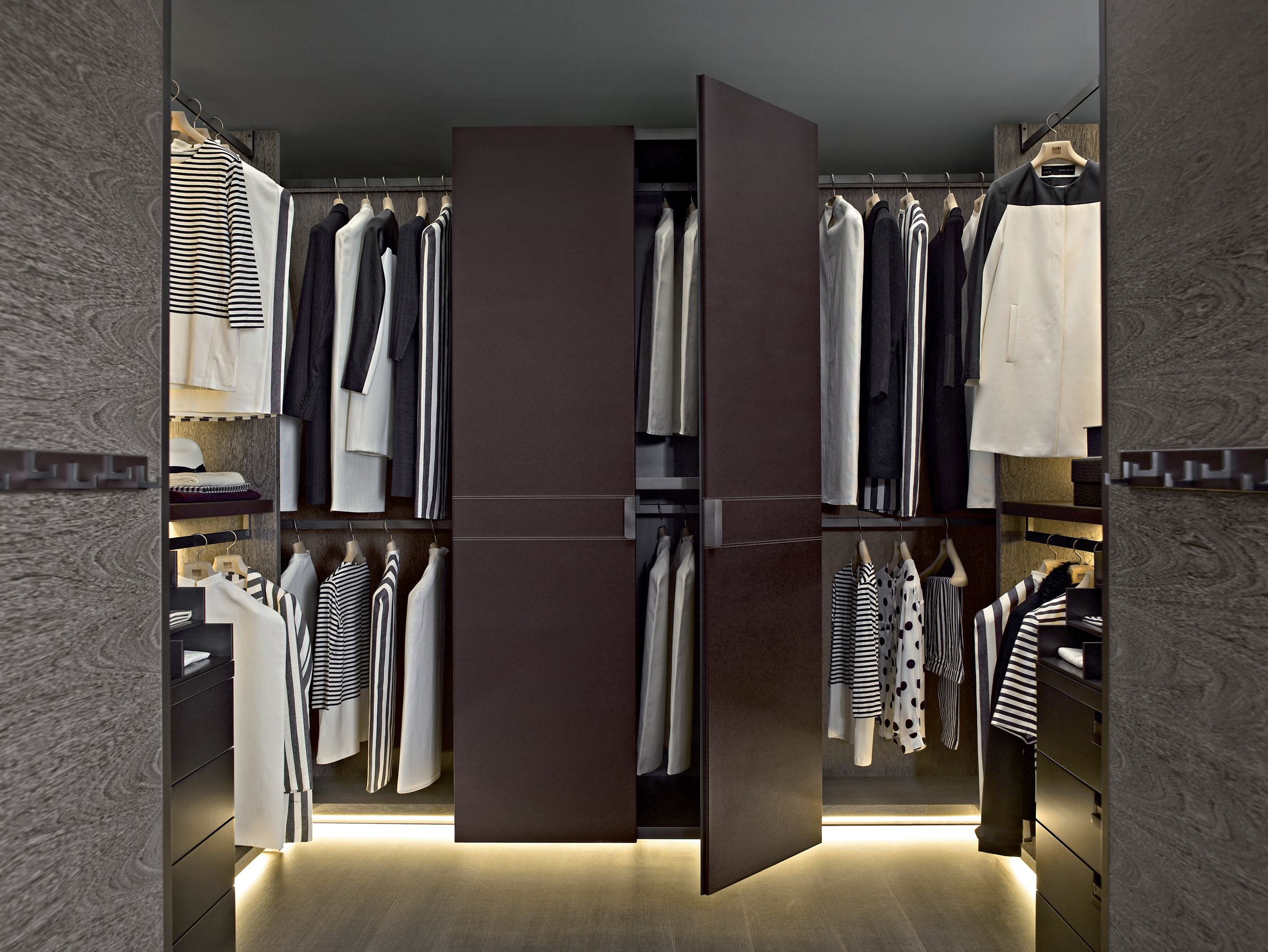 Armarios y vestidores Backstage | MINIM – tu punto de encuentro con el