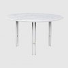 IOI_Coffee Table_ mesa auxiliar de mármol blanco y estructura cromada _ Gubi _ MINIM