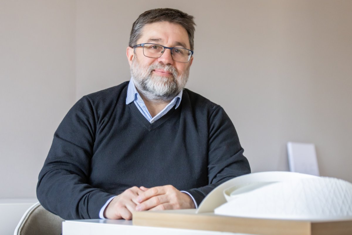 Néstor Soldate Ruhl de L35 para constelaciones de m300 espacio cultural del grupo minim en bulthaup barcelona