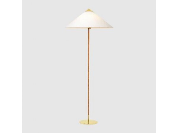 9602_FloorLamp_lámpara de pie_Gubi_MINIM