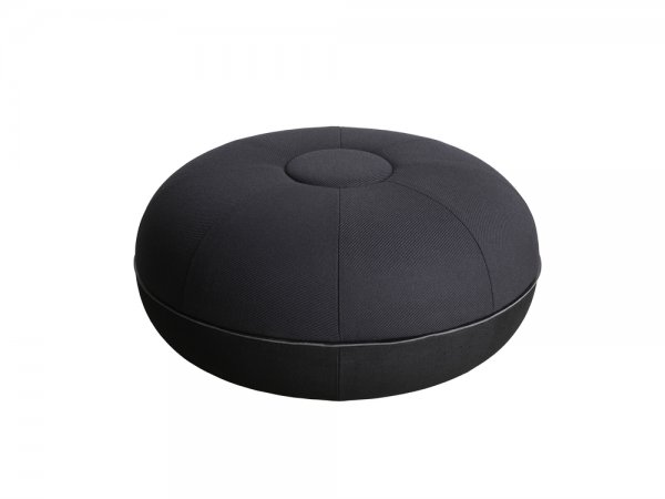 FritzHansen-Pouf-CecilieManz2016-MINIMShowroom