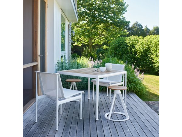 Knoll-Piton Outdoor-Edward Barber and Jay Osgerby2015-MINIMShowroom