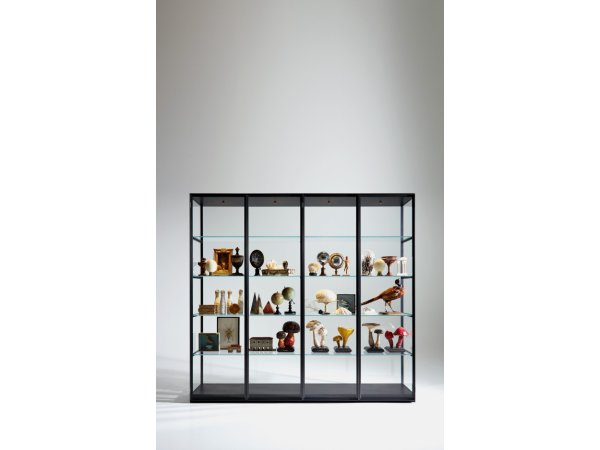 Vitrinia- Porro_EX-LIBRIS_vidrio_almacenaje_ligereza_estantería modular_MINIM Showroom_Madrid_Barcelona