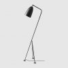 Grasshoppa_Floor Lamp_lámpara de pie_lámpara gris antracita_Gubi_MINIM