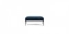 Middleweight_pouf_reposapies_estructura negra_tapicería azul oscuro_Karakter - MINIM