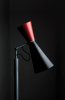 Nemo - Parliament - Le Corbussier - MINIM - lámpara de pie negra y rojo - plano detalle