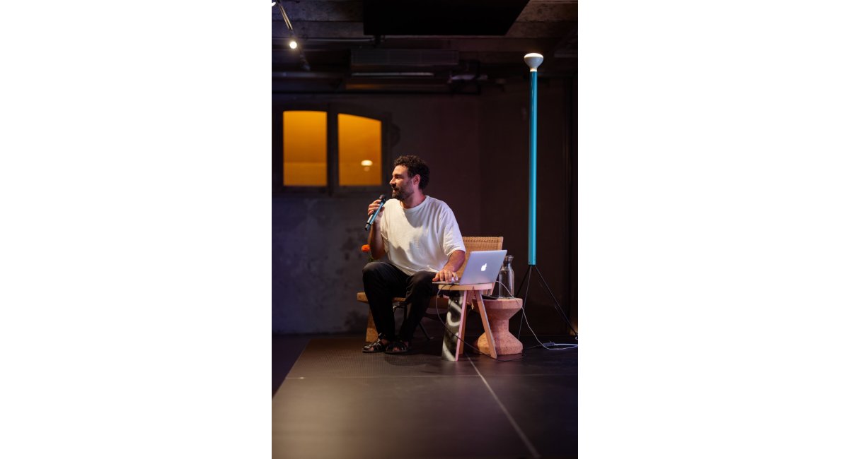 Guillermo López de MAIO presentando su constelación en M300 espacio cultural del grupo MINIM en bulthaup Barcelona