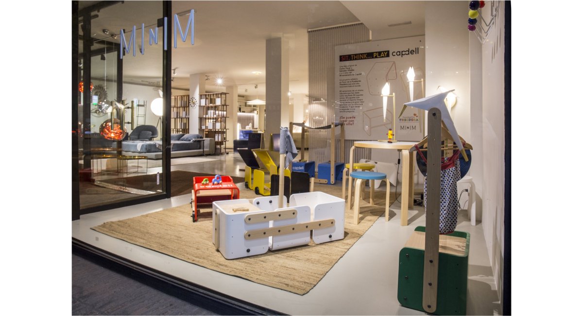 Escaparate solidario Navidad MINIM Barcelona