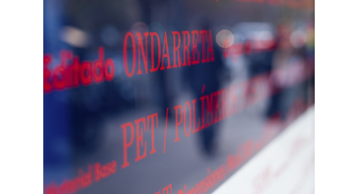 Escaparate UDA table - Ondarreta - Helena Rohner - MINIM Madrid