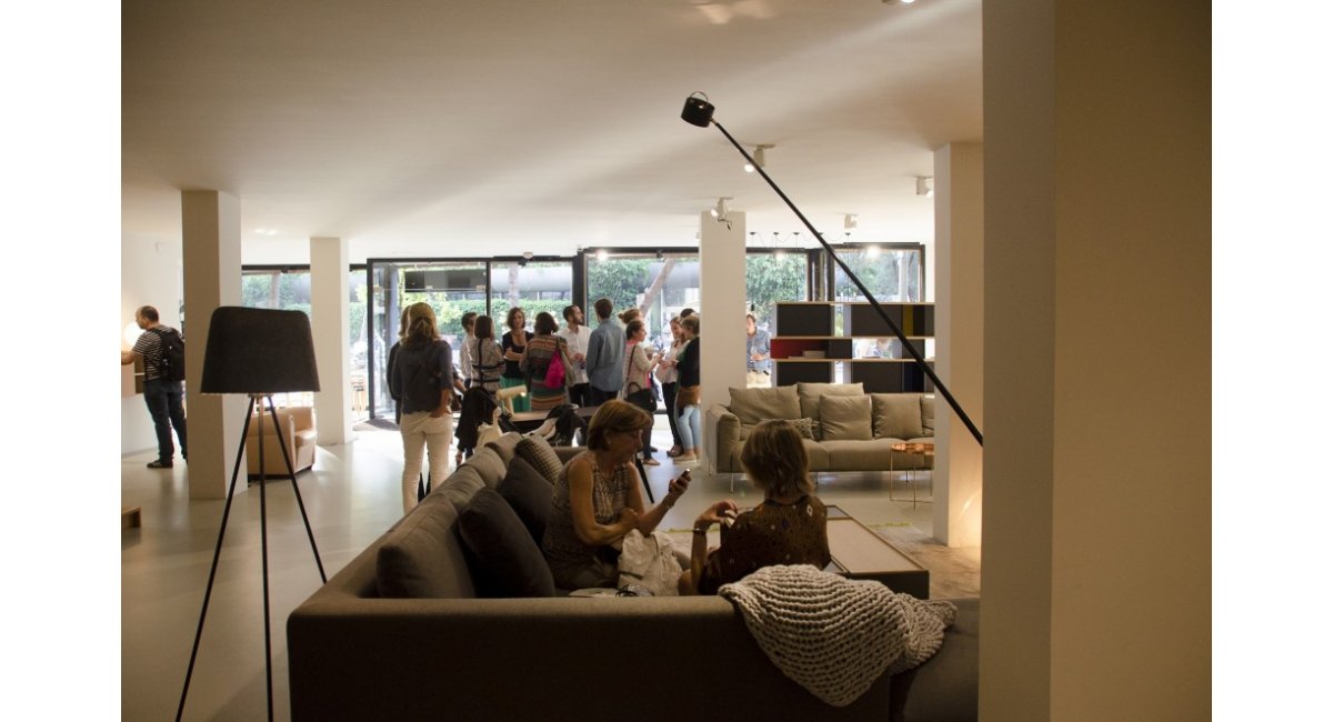 Presentación de "Lines & Dots" en imágenes