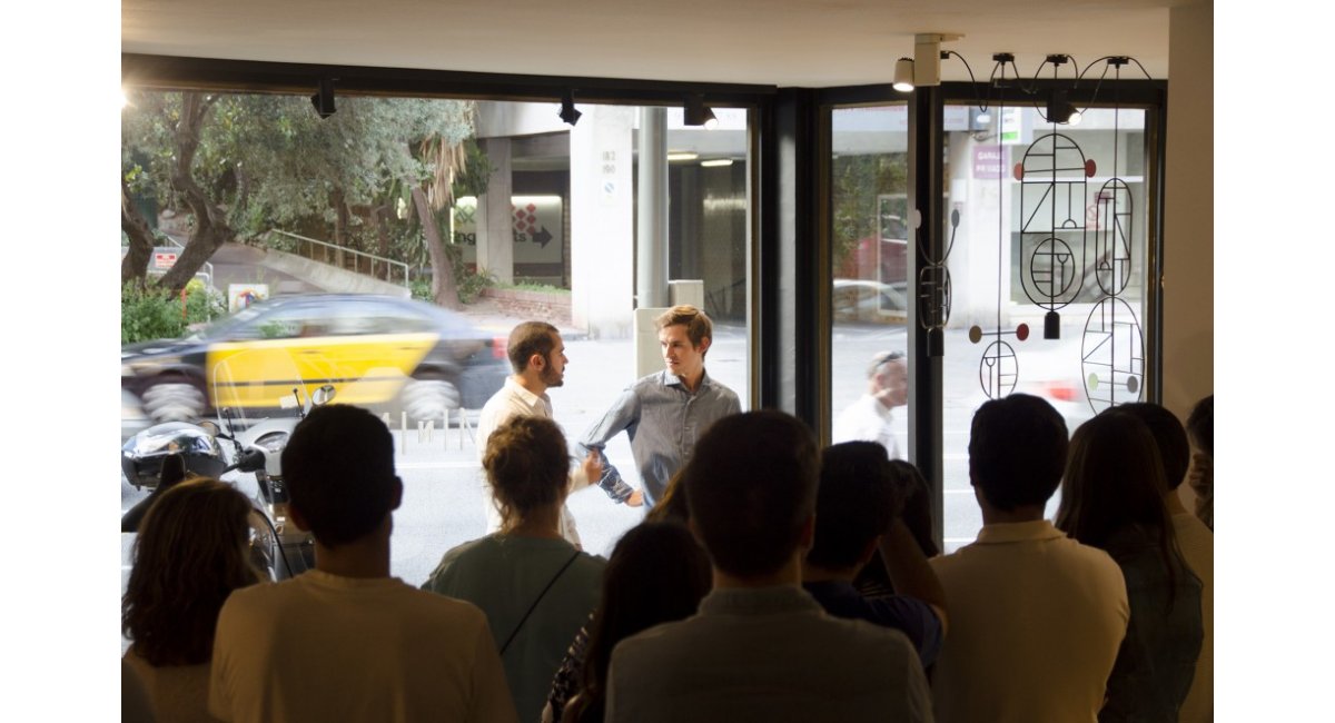 Presentación de "Lines & Dots" en imágenes