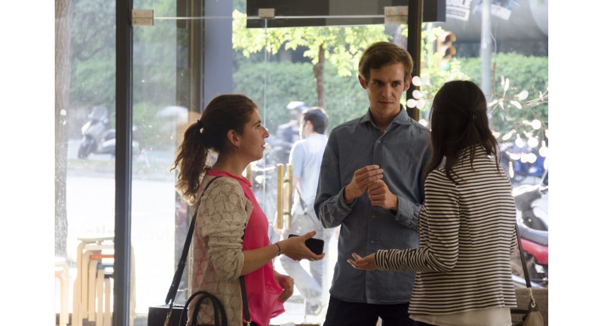 Presentación de "Lines & Dots" en imágenes