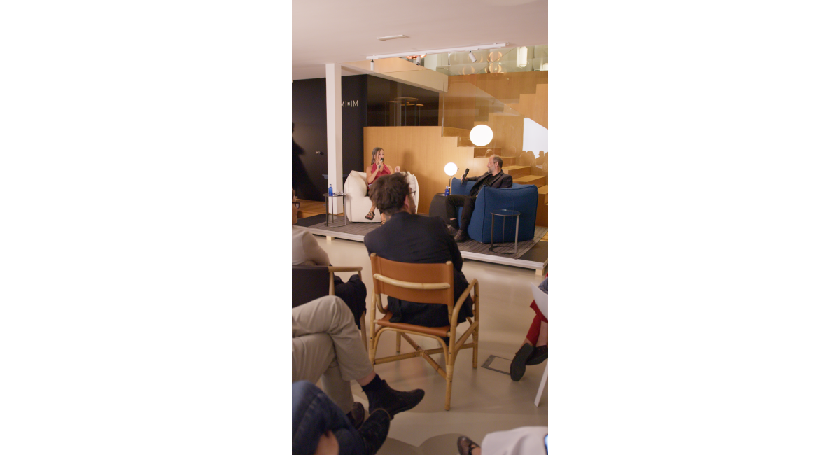 Michael Anastassiades y Anatxu Zabalbeascoa durante la charla en MINIM Barcelona en colaboración con B&amp;B y MAXALTO