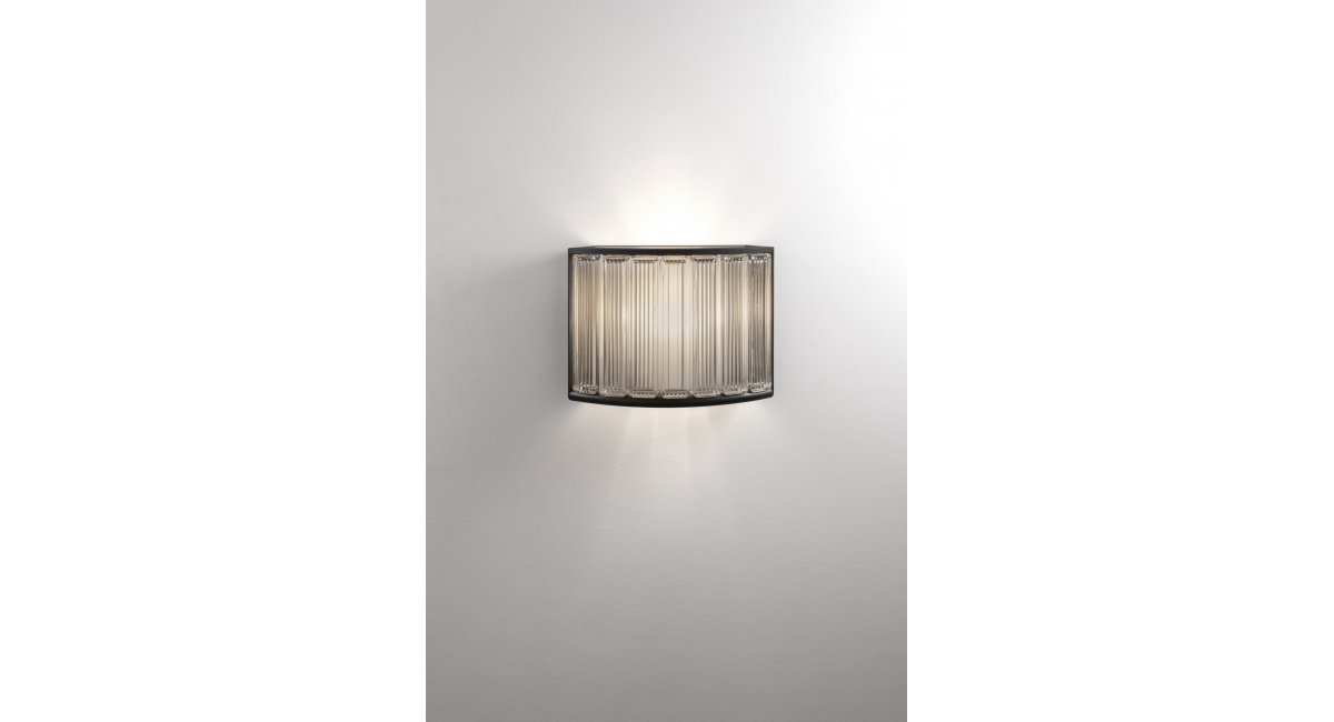 Santa &amp; Cole, Estadio