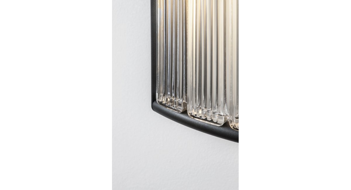 Santa &amp; Cole, Estadio