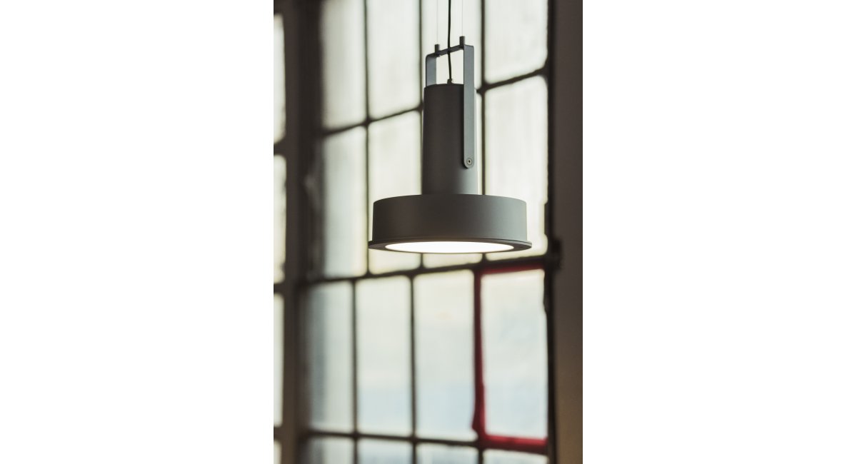 Santa &amp; Cole, Arne Domus