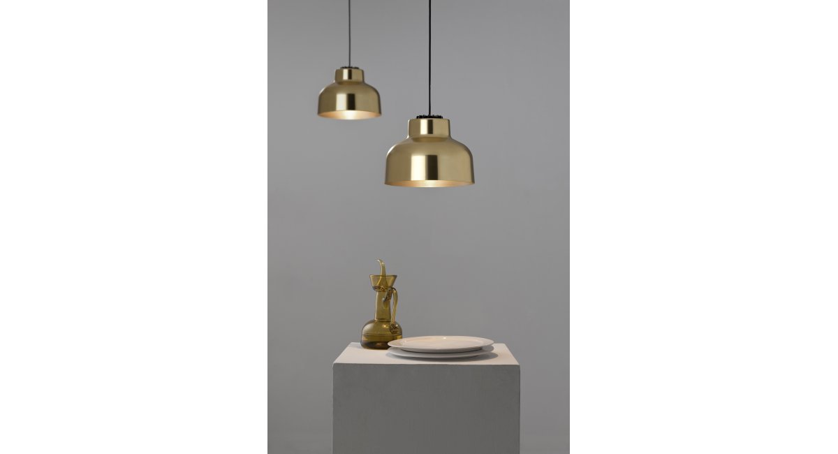 Santa &amp; Cole, M64