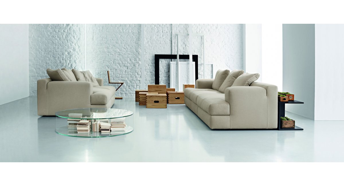 Cassina, 192-193 Miloe