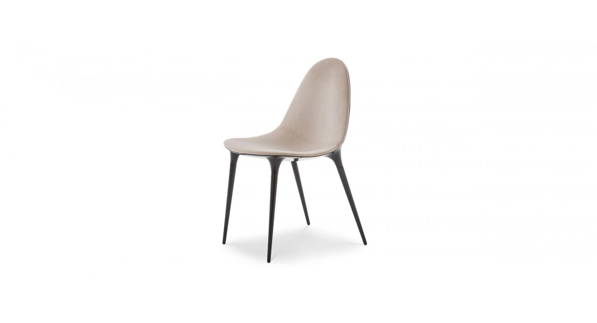 Cassina, 245-247 Caprice