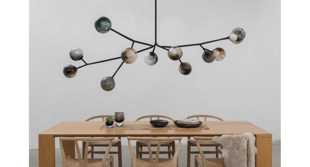 28 Armature_lámpara techo - Bocci - MINIM - lifestyle sobre mesa