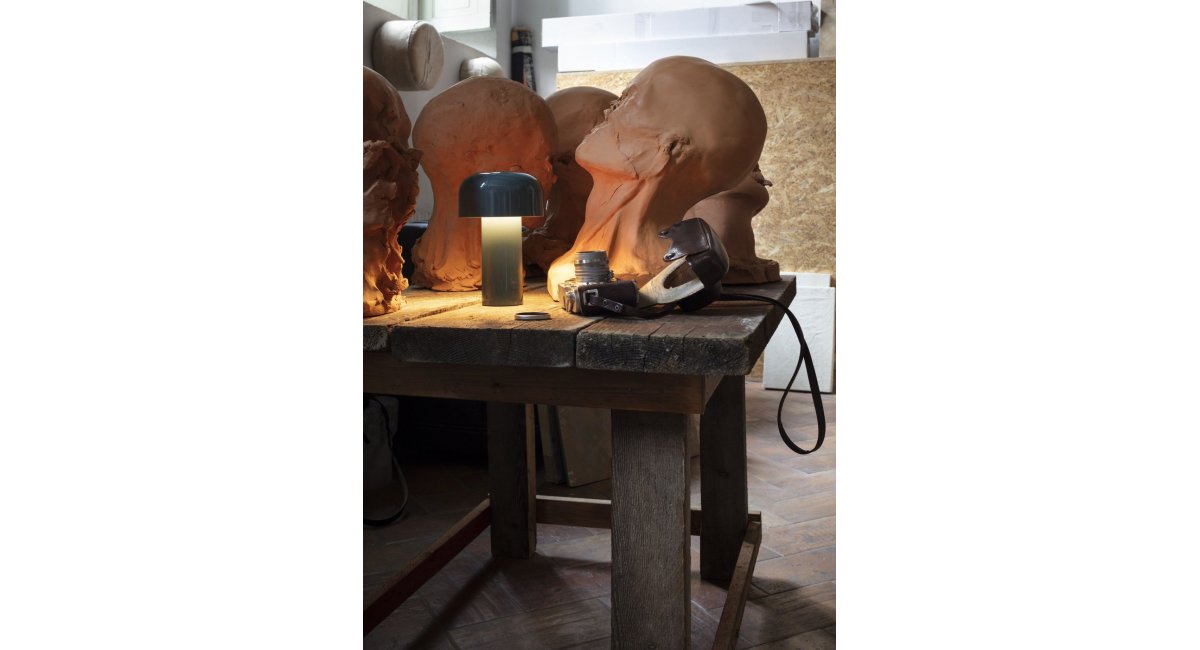 bellhop Table Lamp - lámpara portatil - Flos - MINIM