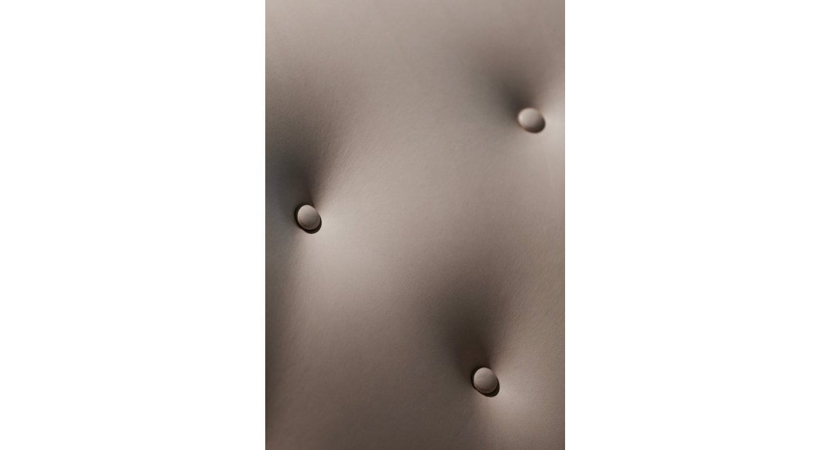 House of Finn Juhl, 46 sofa