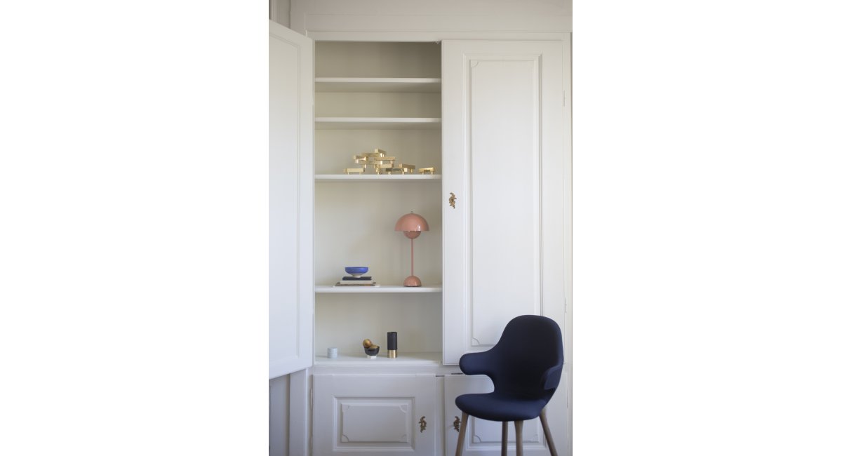 And Tradition, Flowerpot