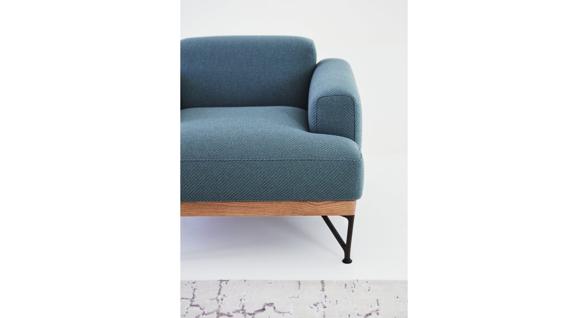 De La Espada, Armstrong Sofa