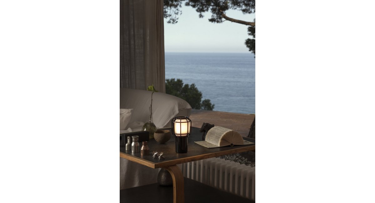 BABILA - MARSET - MARCO ZANUSO - iluminacion exterior - MINIM - lifestyle mesita