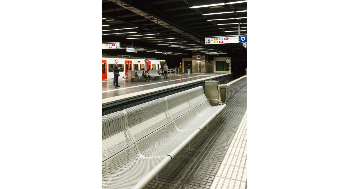 BD-BancoPerforano-Tusquets&amp;Clotet-MINIM Showroom