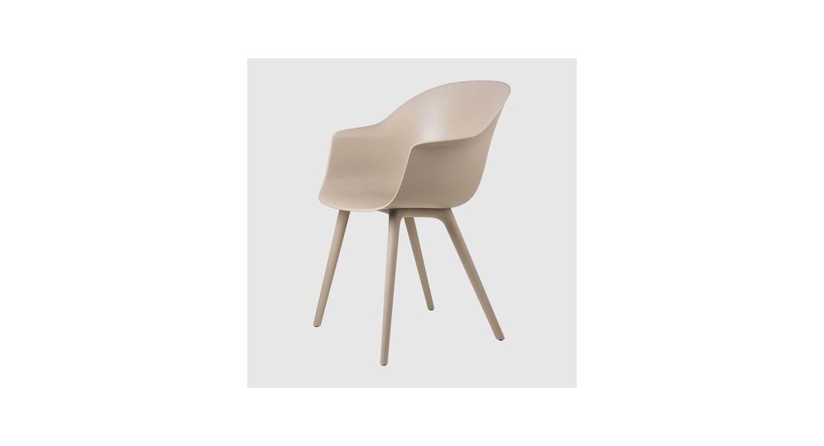 Bat_DiningChair Plastic_Silla de comedor de plástico_silla beige_GUBI_MINIM