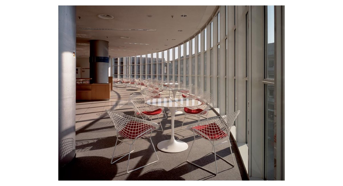 Knoll, Bertoia Diamond Chair