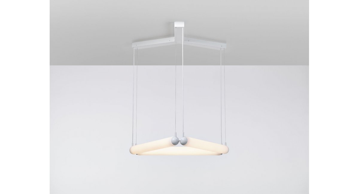 Brokis-PuroContourSuspension-LucieKoldova-MINIMShowroom