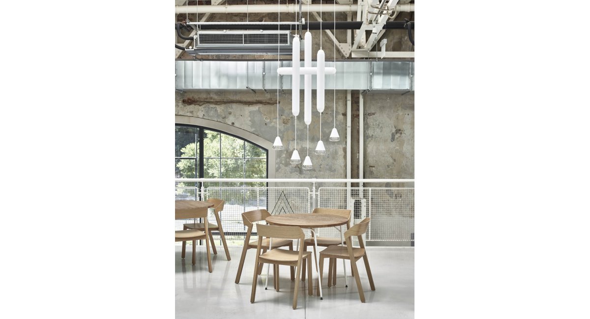 Brokis-PuroSingleSuspension-LucieKoldova-MINIMShowroom