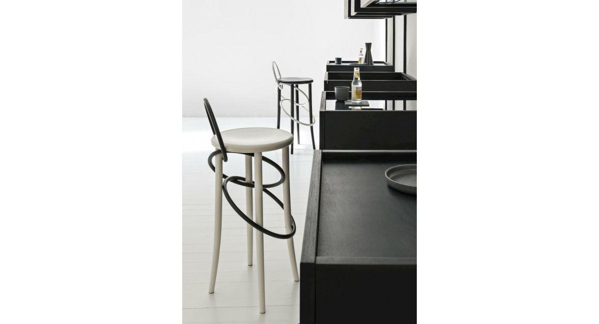 CIRQUE - taburete alto - Gebrueder Thonet Vienna - MINIM - lifestyle