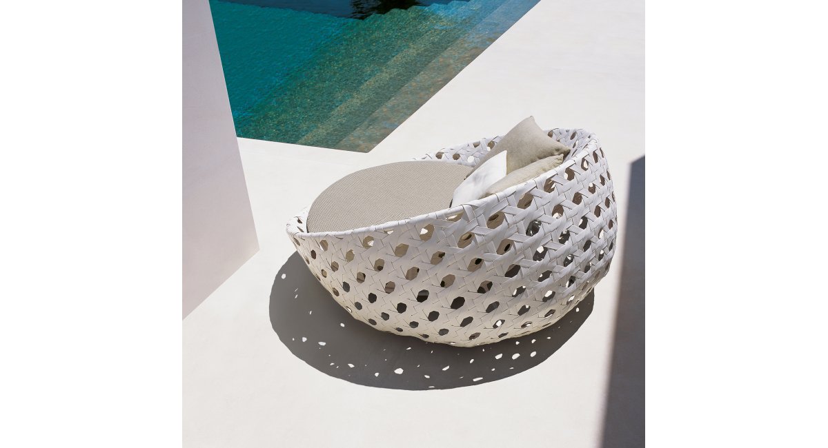 B&amp;B Italia, Canasta bed