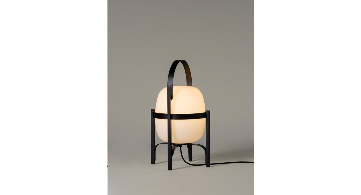 Cesta-Exterior-negra-on-Enric-Badrinas-2022-SantaCole-MINIM