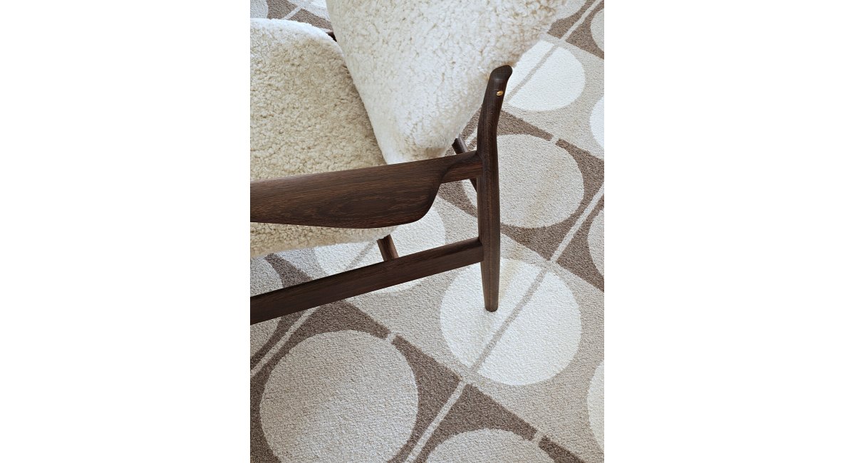 Circle rug - alfombra circular - Finn Juhl - MINIM - lifestyle silla