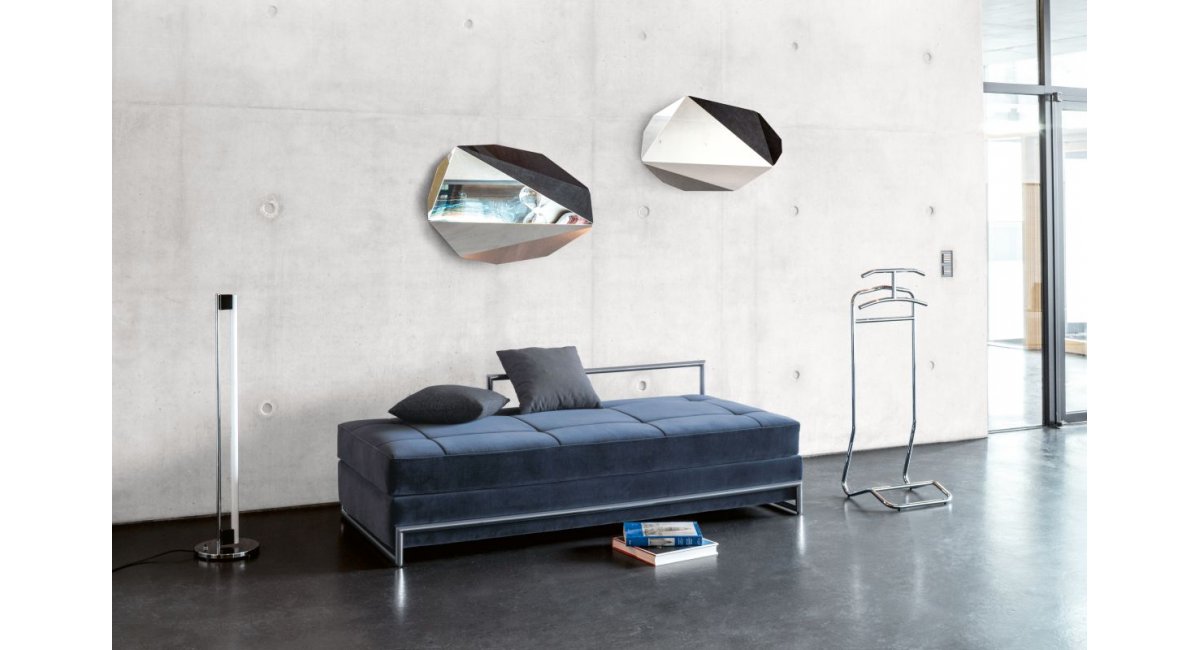 ClassiCon-piega-mirror-espejo-tamaño pequeño- MINIM - lifestyle recibidor - espejo grande y espejo pequeño