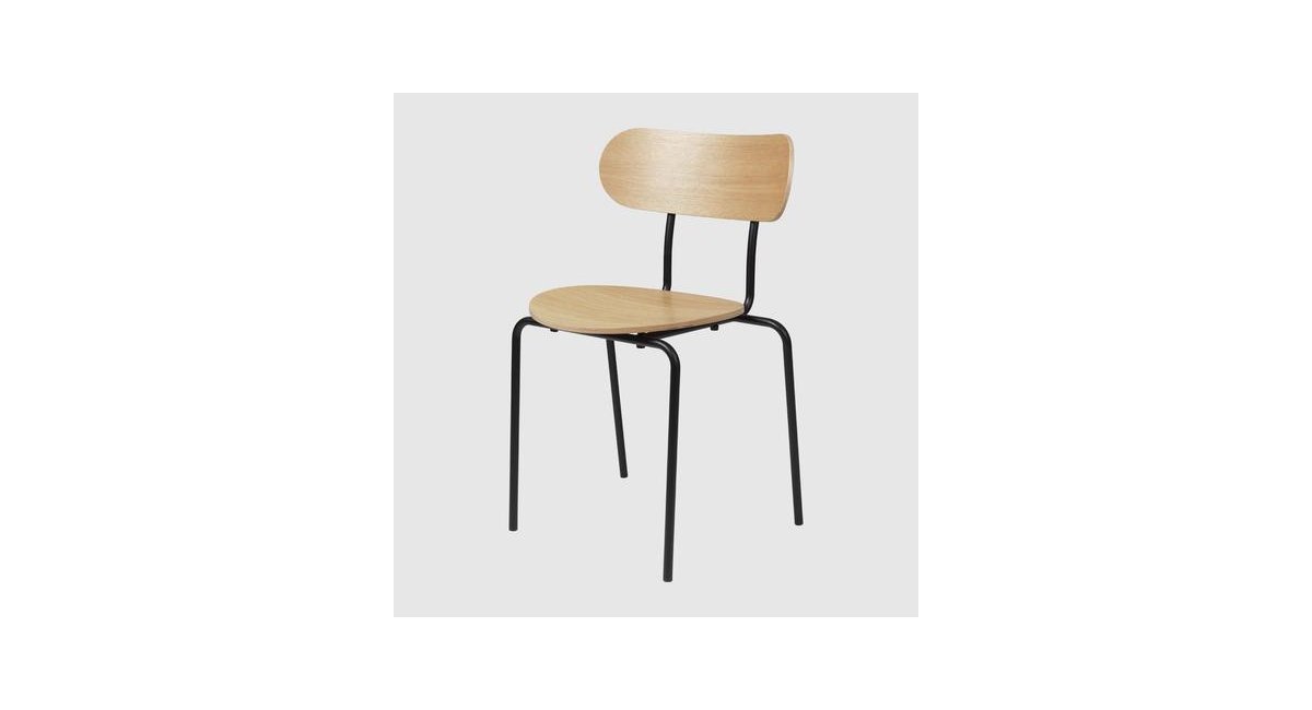 Coco_DiningChair_silla de comedor_estructura en negro y madera de roble _ GUBI _ MINIM