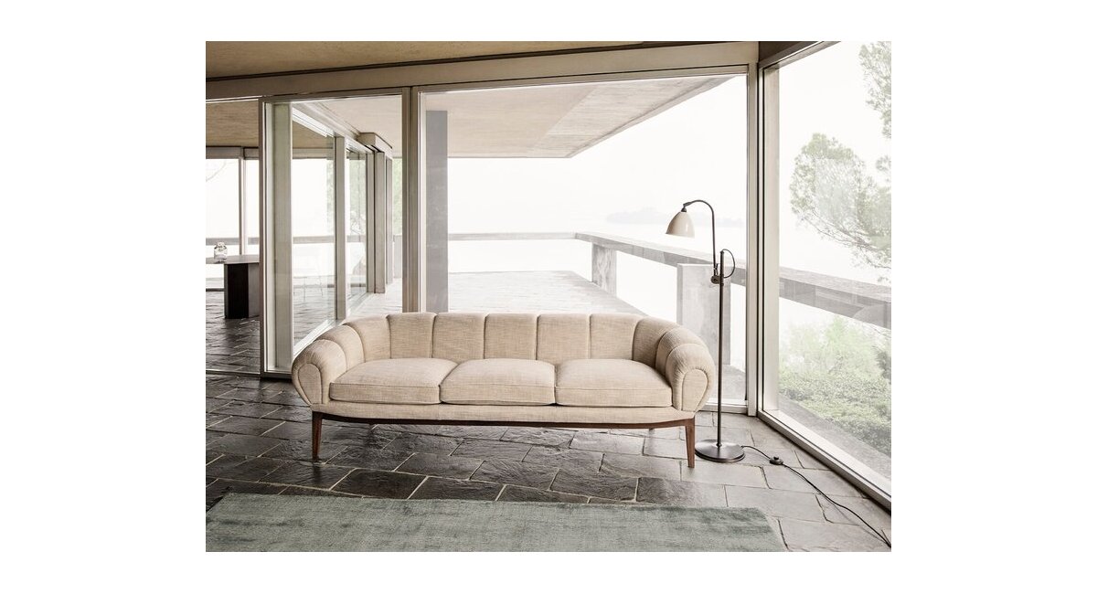 Croissant_Sofa_3 plazas_GUBI_MINIM_base de nogal_lifestyle