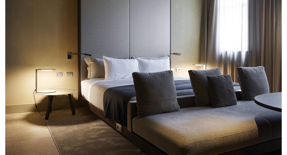 DUCA - OLUCE - lámpara sobremesa - MINIM - lifestyle dormitorio