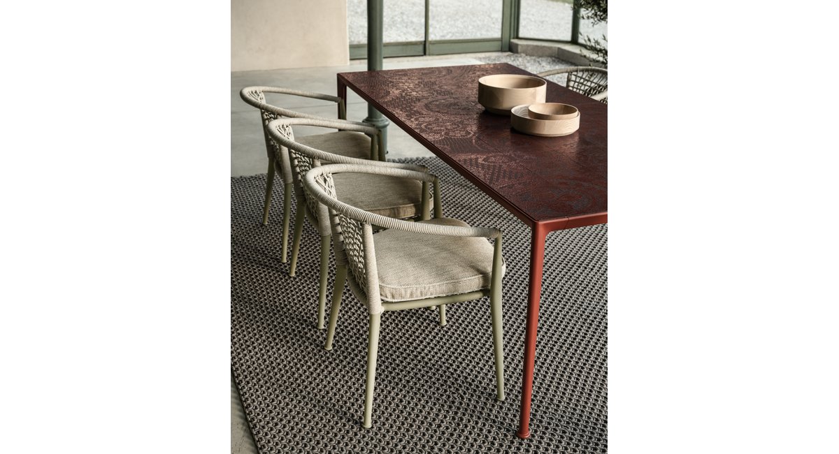 ERICA_sedie_silla_exterior_B&amp;BItalia_MINIM_Madrid_Barcelona_lifestyle