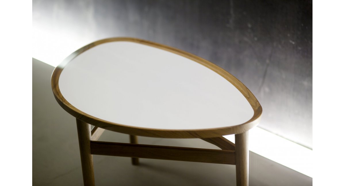 House of Finn Juhl, Eye table