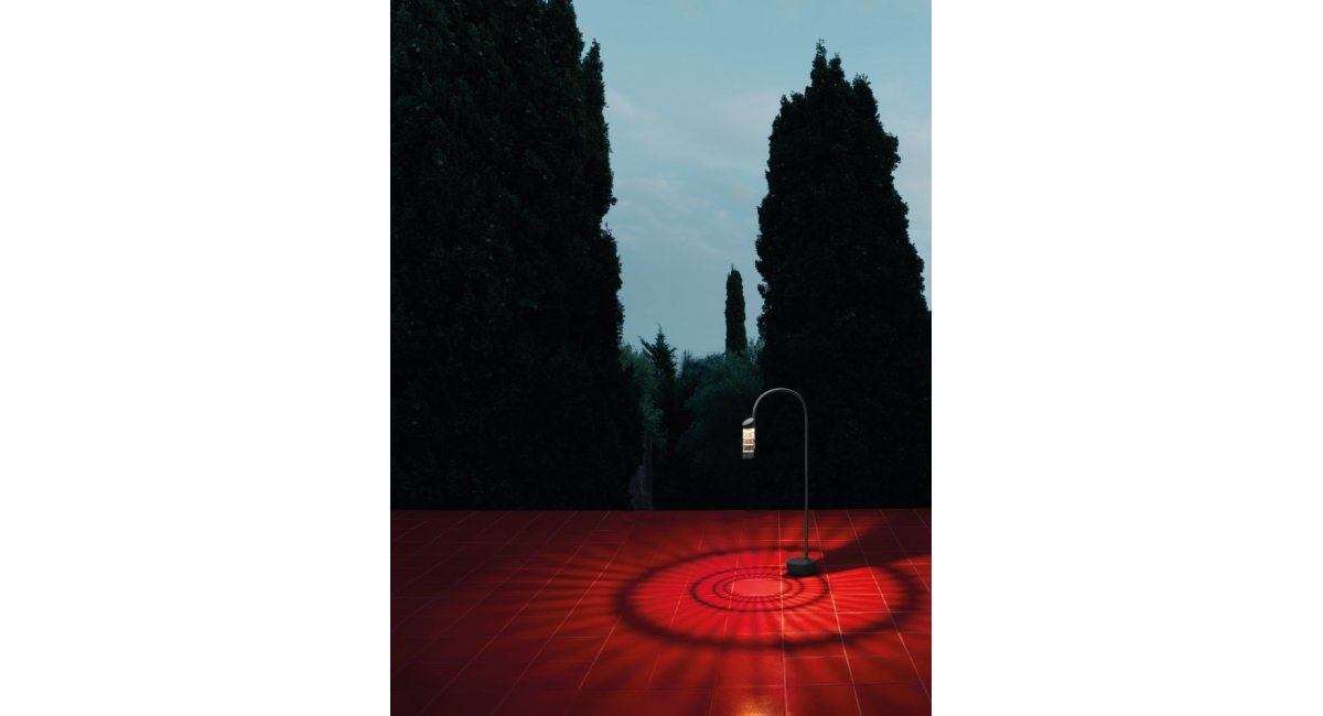 FLOS - CAULE - LÁMPARA DE PIE - MINIM - LÁMPARA DE EXTERIOR - lifestyle