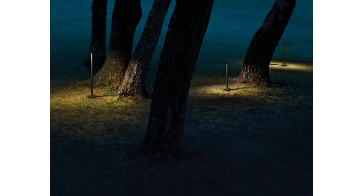 FLOS - WALKSTICK - PIPE - lámpara de pie - color antracita - MINIM - lifestyle