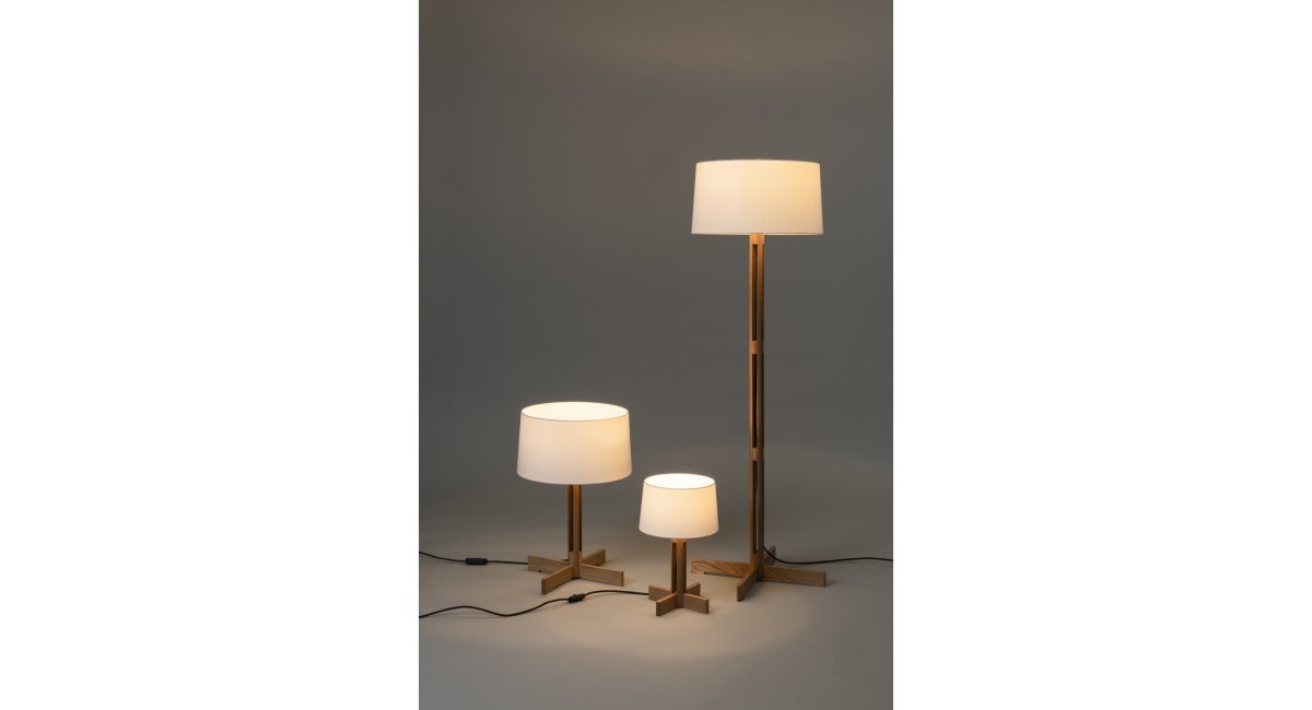 Fad_ lámpara de pie _ roble - Santa Cole - MINIM - foto familia