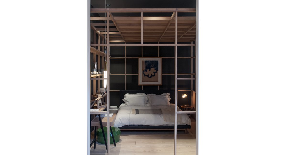 De La Espada, Frame Bed