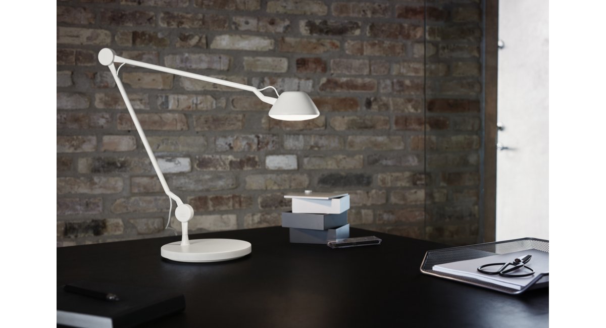 FritzHansen-AQ01Sobremesa-asAnneQvist2017-MINIMShowroom