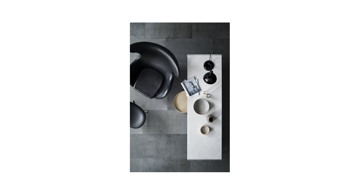 FritzHansen-MesaPK63 A-Poul Kjærholm1968-MINIMShowroom